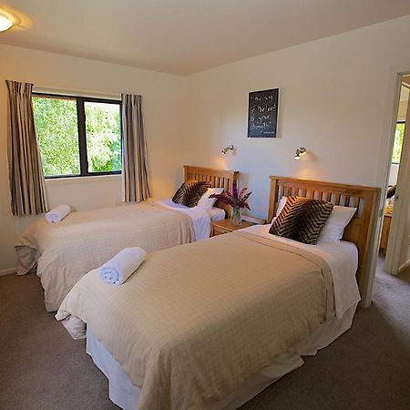 Crescent House Villa Wanaka Exteriör bild